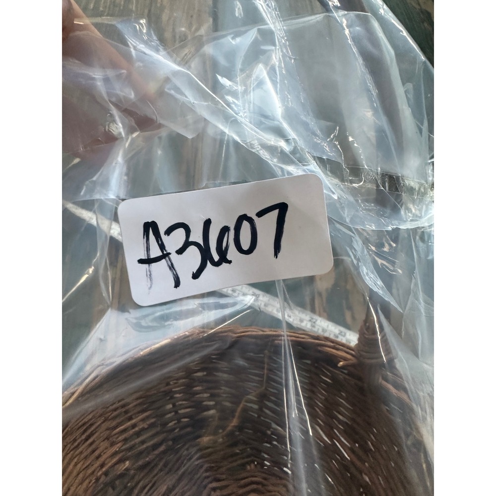 Small Rustic Wicker Twig Basket with Handle Brown Farmhouse Decor A3607 - Picture 7 of 7